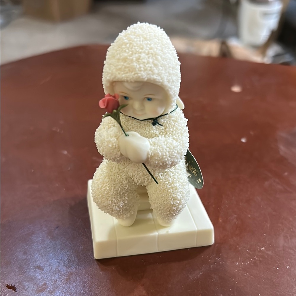 Department 56 Cream and Red Decorative Accents